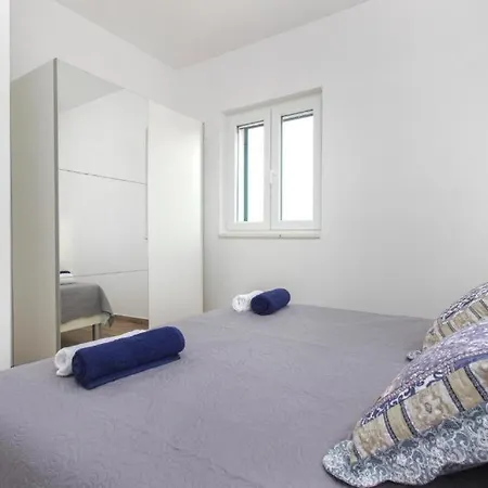 Apartment Riva 2 Krapanj