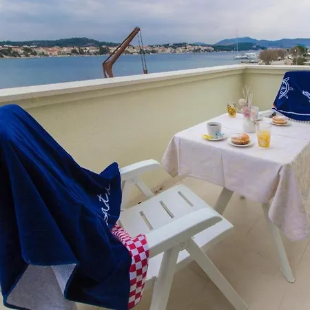 Apartment Riva 2 *
