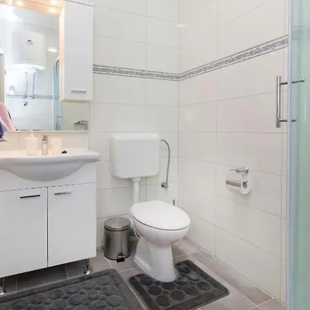 Apartment Riva 2 *