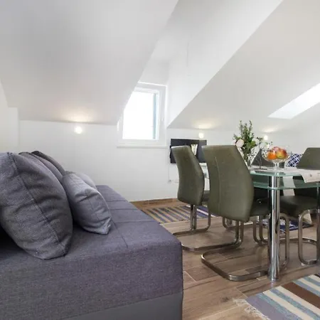 Riva 2 Apartmán