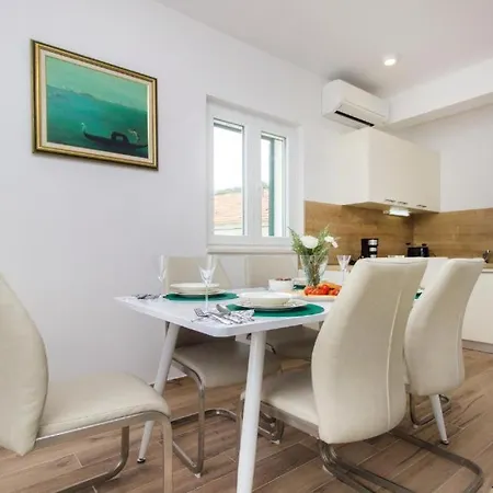 Apartment Riva 2